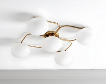 Messing opalineglas 5-lichts inbouw, moderne plafondlamp uit het midden van de eeuw