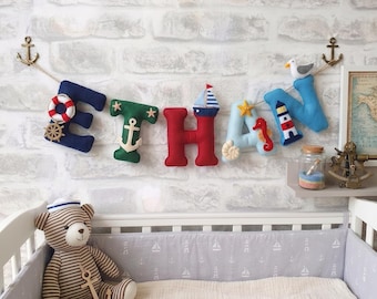 Benutzerdefinierte nautische Namen Banner, personalisierte Ozean Filzgirlande, Sailor Kinderzimmer Dekoration, Wal Anker Leuchtturm Schild, Babyparty Geschenkidee