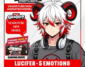 Puede incluir: Un modelo PNGTuber animado de un personaje con cabello blanco y rojo, ojos rojos y cuernos curvos negros y rojos. El personaje viste una camiseta gris con un pentagrama, auriculares y guantes negros mientras sostiene un mando de juego.