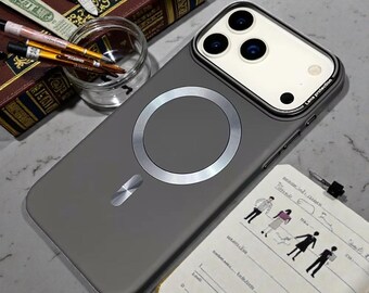 高級感のあるマット仕上げのマグネット式iPhoneケース、スリムで耐衝撃性に優れたMagSafe対応保護カバー