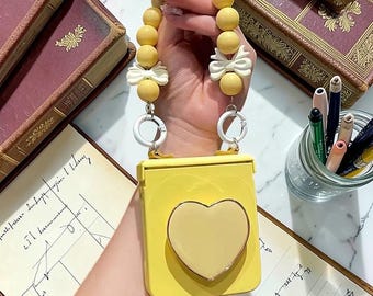 ハート型スタンド付きスマホケース（パールリストストラップ付き） – 保護スリムカバー