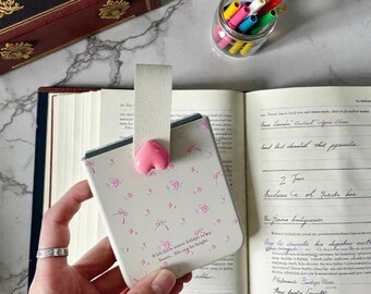 花柄ハート柄リストバンド付きスマホケース（Samsung Z Flip用、耐衝撃PCカバー）