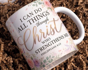 Taza de 325 ml con versículo bíblico cristiano (PNG), diseño de la Escritura Filipenses 4:13, descarga digital de taza de café con temática de fe.