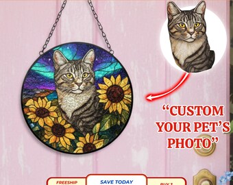 ひまわりとトラ猫のステンドグラスアート - 明るく温かみのある猫の窓