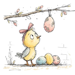Può includere: Illustrazione ad acquerello di un pulcino giallo con un fiocco rosa che guarda un uovo di Pasqua decorato appeso a un ramo. Tre uova di Pasqua decorate sono a terra. L'immagine ha un tema primaverile stravagante.