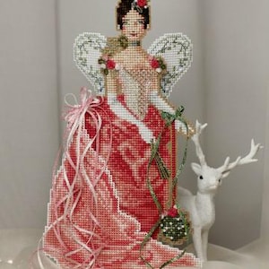 Kreuzstichmuster „Geist des Mistelzweigs Engel“ (PDF) – Prinzessin, Königin, Hexe, Magie, Märchen, Dame, Schleife, Jahreszeit, Nadel, Vintage