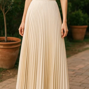 High waist Pleated Midi skirt.