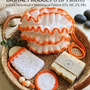 Könnte beinhalten: Ein weiß-oranges Häkel-Spa-Set mit Luffa-Beutel, Seife und Gesichtsrundungen in einem Weidenkorb. Der Text "EASY SPA CROCHET SET DIGITAL PRODUCT (PDF Pattern)" ist ebenfalls im Bild enthalten.