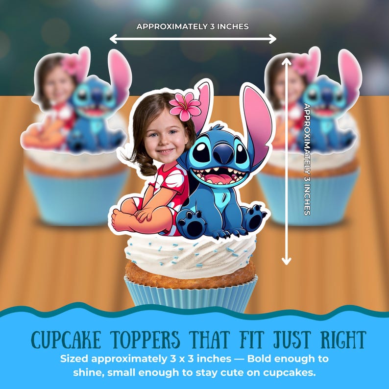 Puede incluir: Adornos para cupcakes con un personaje de dibujos animados y la cara de un ni&ntilde;o, cada uno de aproximadamente 7,6 cm. Los adornos est&aacute;n sobre cupcakes con glaseado blanco y moldes azules. Texto: "CUPCAKE TOPPERS THAT FIT JUST RIGHT".