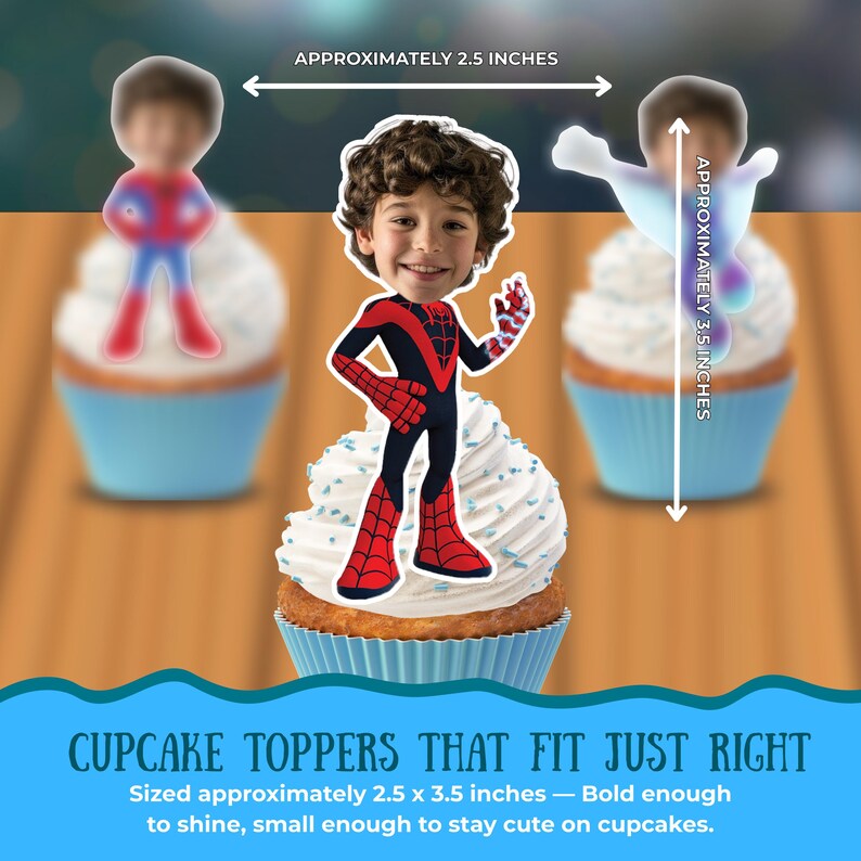 Puede incluir: Adornos para cupcakes con dise&ntilde;os de superh&eacute;roes. Los adornos miden aproximadamente 6,35 cm x 8,89 cm. La imagen muestra tres cupcakes con adornos tem&aacute;ticos de superh&eacute;roes, incluido un ni&ntilde;o con un disfraz de Spider-Man. El texto dice "Cupcake toppers that fit just right."