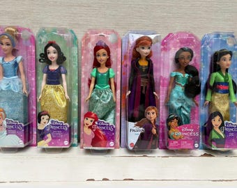Muñecas articuladas de Disney Princess, nuevas en caja, 11 pulgadas. Varias muñecas para elegir. Se venden por separado.