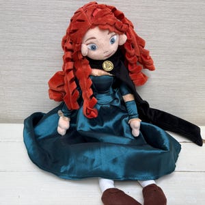Peluche vintage di Merida del Disney Store del 2012, alto 50 cm (20 pollici), principessa del film Pixar Brave.