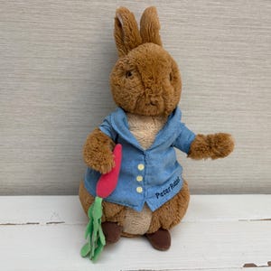 Peter Kanin Beatrix Potter Mjukisdjur Plyschmössa 30 cm Regnbågsmönster
