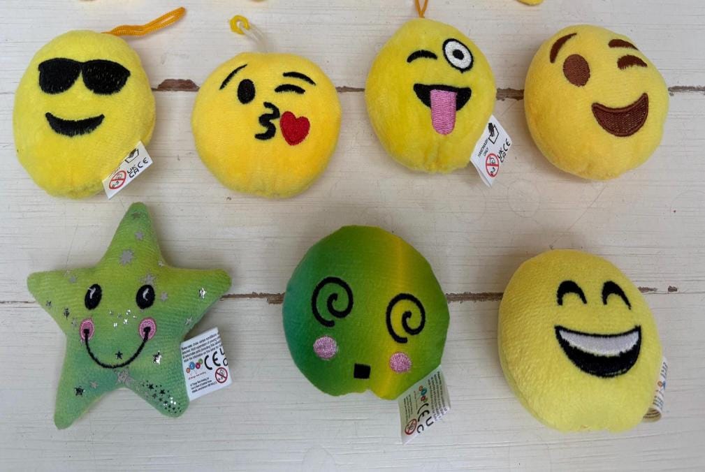 smileykiss  Palm Pals - SmileyWorld - Silly - Licensed – Palm Pals™