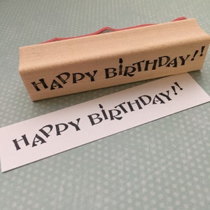 Tampon en caoutchouc sur bois Joyeux anniversaire 2686