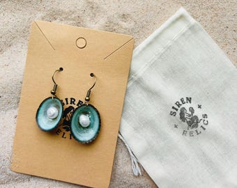 Sea pearl shell earrings with brass hooks