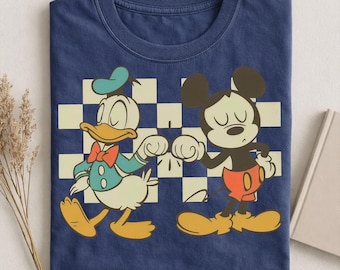 Camiseta vintage a cuadros de Mickey y Donald Duck PNG, camiseta retro de Disney Friends, camiseta divertida de Mickey y Donald, camiseta a cuadros de Disney
