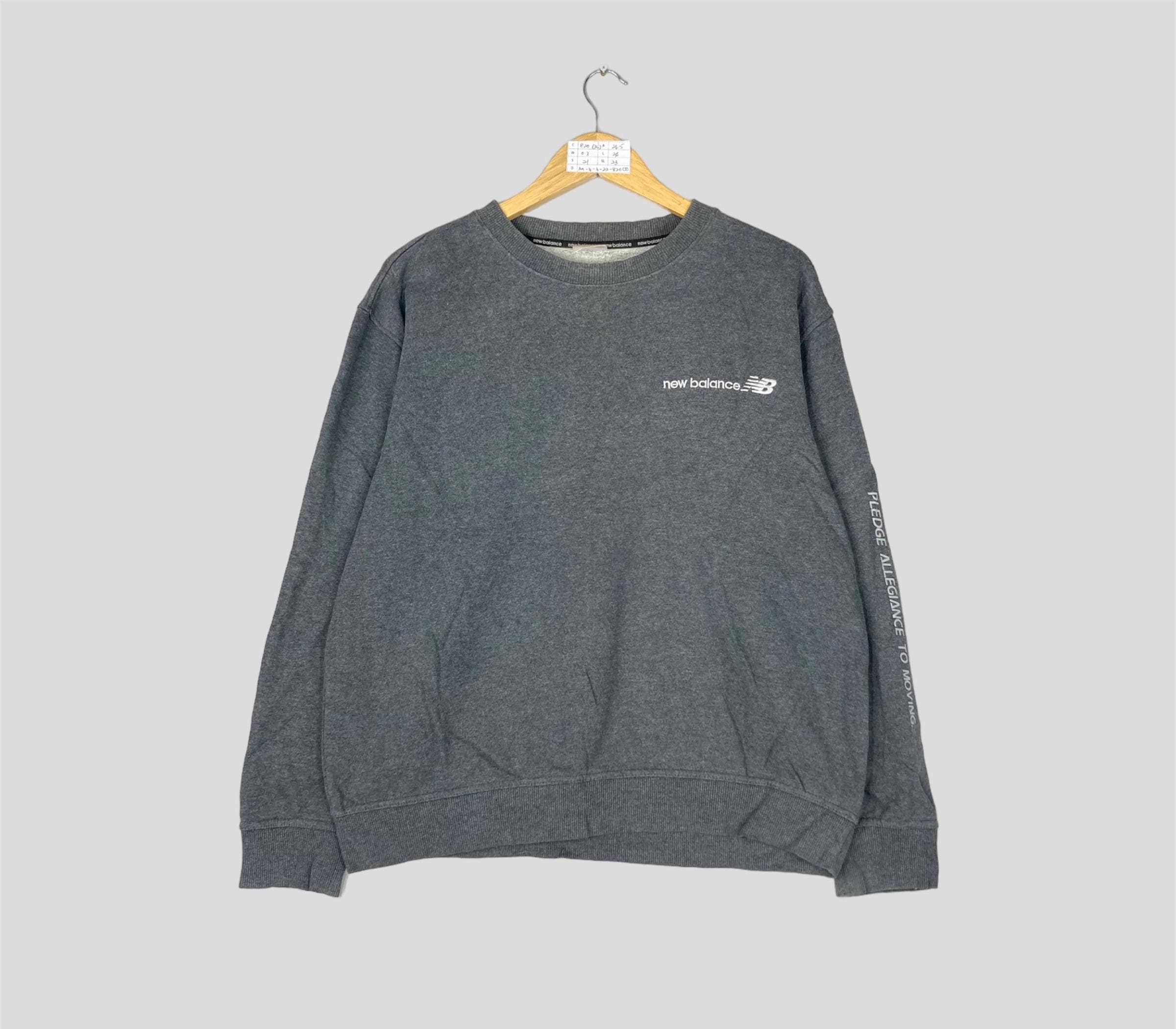 Vintage New Balance sweat ras du cou avec grand logo pull New Balance pull pull unisexe New Balance tenue New Balance streetwear