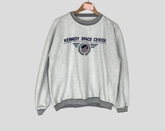 Vintage 90s KENNEDY SPACE CENTER Usa Crewneck Sweatshirt Big Logo Embroidered Kennedy Space Center Jumper Pullover Kennedy Unisex Sweater