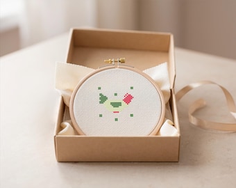 Tiny French Farmhouse Hen – Mini Cross Stitch Pattern 30x30, Small Quick Stitch PDF