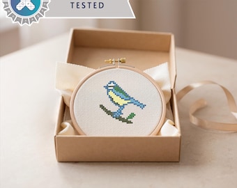 Petit oiseau du jardin anglais – Mini modèle de point de croix 30 x 30, petite mésange bleue PDF