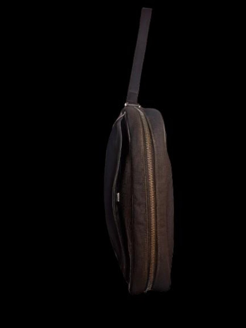 Authentic Gucci black guccissima clutch wristlet with leather strap GG monogram iconic design great condition very clean bild 7