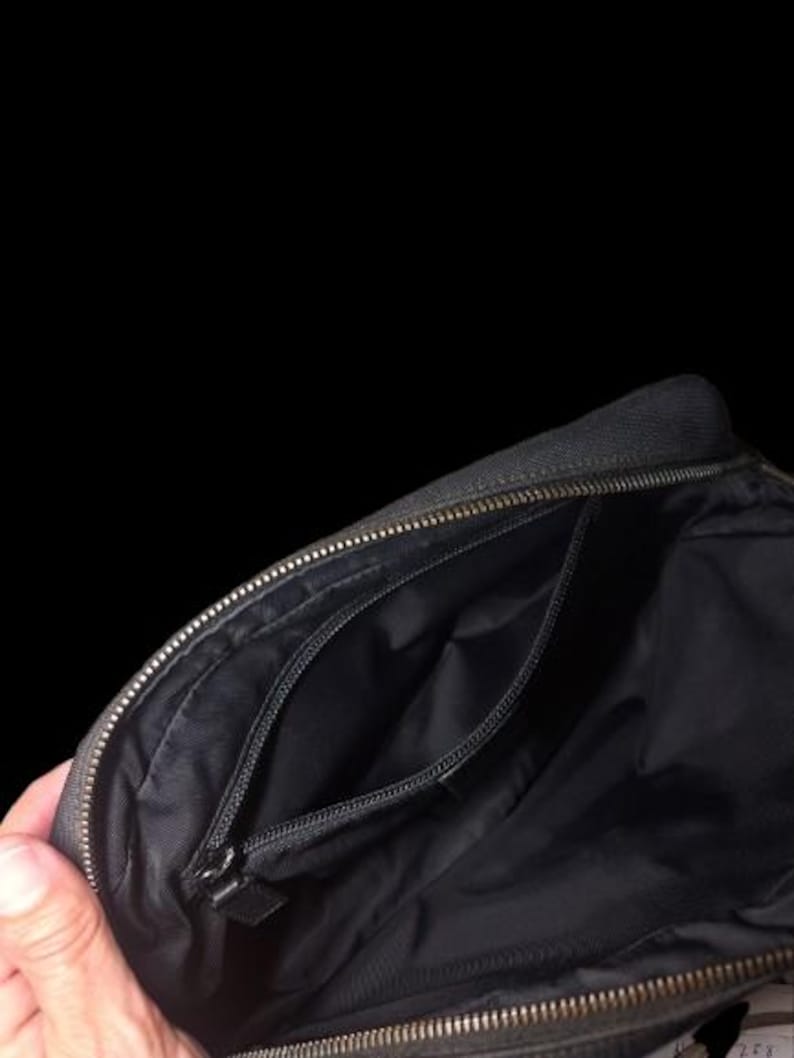 Authentic Gucci black guccissima clutch wristlet with leather strap GG monogram iconic design great condition very clean bild 12