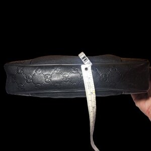 Authentic Gucci black guccissima clutch wristlet with leather strap GG monogram iconic design great condition very clean bild 3