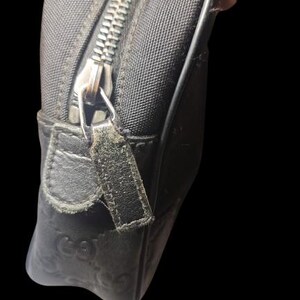 Authentic Gucci black guccissima clutch wristlet with leather strap GG monogram iconic design great condition very clean bild 4
