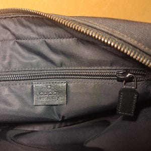 Authentic Gucci black guccissima clutch wristlet with leather strap GG monogram iconic design great condition very clean bild 11