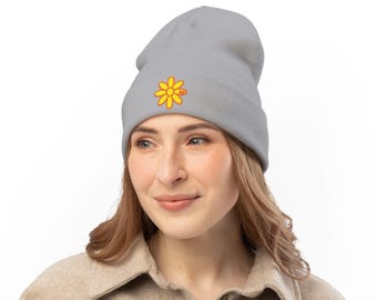 Savor the Moments TM Daisy Shirt, Heart in Pedal Floral Sweatshirt, Nature Lover Daisy Graphic Tee, Outdoor Apparel