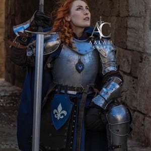 brienne of tarth blue dress Costume Book accurate