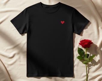 Camiseta minimalista con corazón bordado – Camiseta de algodón con icono pequeño