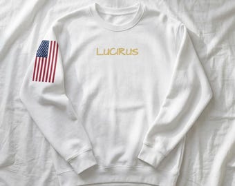 Sudadera gráfica LUCIRUS – Manga con la bandera estadounidense, cuello redondo de algodón minimalista