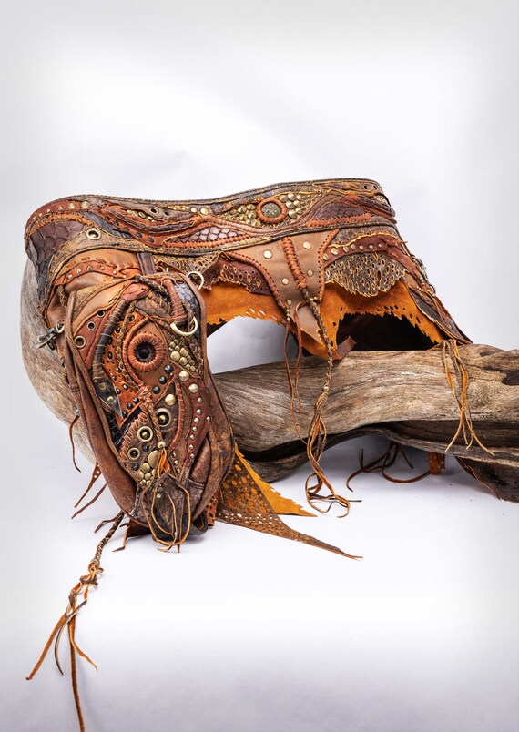 Handcrafted/ Hand stitched Leather Skirt Belt With Pouch Thate Belt - Black Leather | Miista main image 4