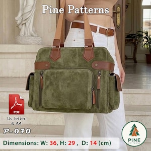 Op de afbeelding: Een olijfgroene suède tote bag met bruine lederen afwerking, twee handvatten en meerdere ritsvakken aan de buitenkant. De tas heeft een rechthoekig voorvak en zijvakken. De afmetingen zijn 36 cm breed, 29 cm hoog en 14 cm diep.