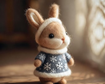 Wool Felt Rabbit Figure, Bunny Home Decor Accent, Cute Animal Display Doll, Soft Felt Bunny Ornament, Small Bunny Shelf Decoration