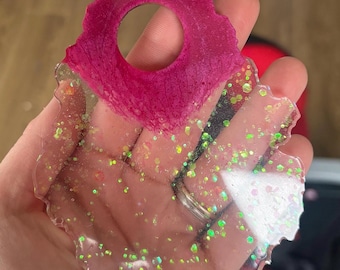 ハンドメイドレジンネイルアートパレット - ピンクとチャンキーグリッター