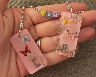 追加オプション - X線マーカーチェーン用イニシャル/名前ビーズ - カラフルなビーズに白い文字