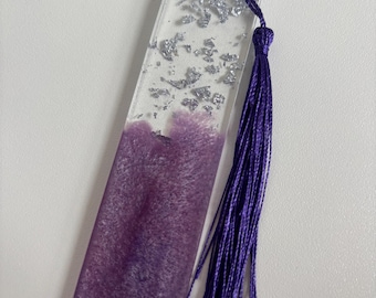 タッセル付きカスタム樹脂ブックマーク - 読書好きへのパーソナライズギフト