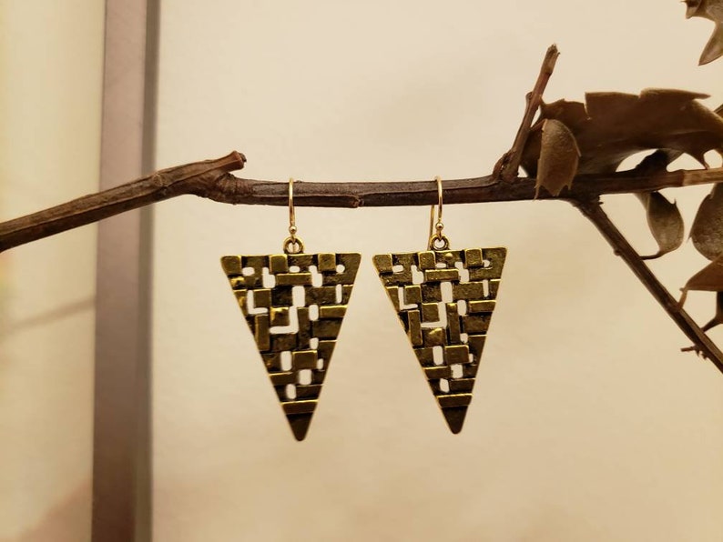 Filigree Textured Statement Earrings Antique Gold Triangle Drop Gold Filled Earrings Geometric Gift For Her 14K Gold Filled Earwire
