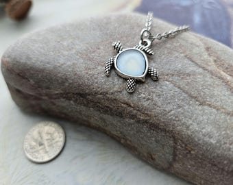 Silver Sea turtle Blue Sea Glass Necklace, Antique Silver, Turtle Jewelry, Beach, Ocean Themed, Unique Gift Ideas For Her, jingsbeadingworld