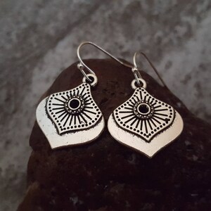 Sale Silver Teardrop Earrings, Flower Earrings, Antique Silver Earrings, Engraved Disc Earrings, Sterling Silver, Gift for her, Nature