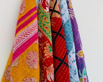 Juego de 5 paños de cocina vintage de algodón Kantha: paños de cocina coloridos hechos a mano, suaves y duraderos, cosidos a mano con lazo para colgar, surtidos.