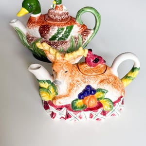 Kolekcja miniaturowych czajniczków – miniaturowe owoce z żywicy i zestaw kaczka/jeleń Noritake