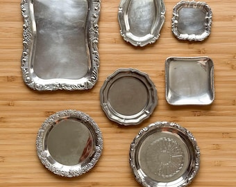 Antyczne posrebrzane małe tace i pojemniki na drobiazgi | Dekoracja toaletki z biżuterią