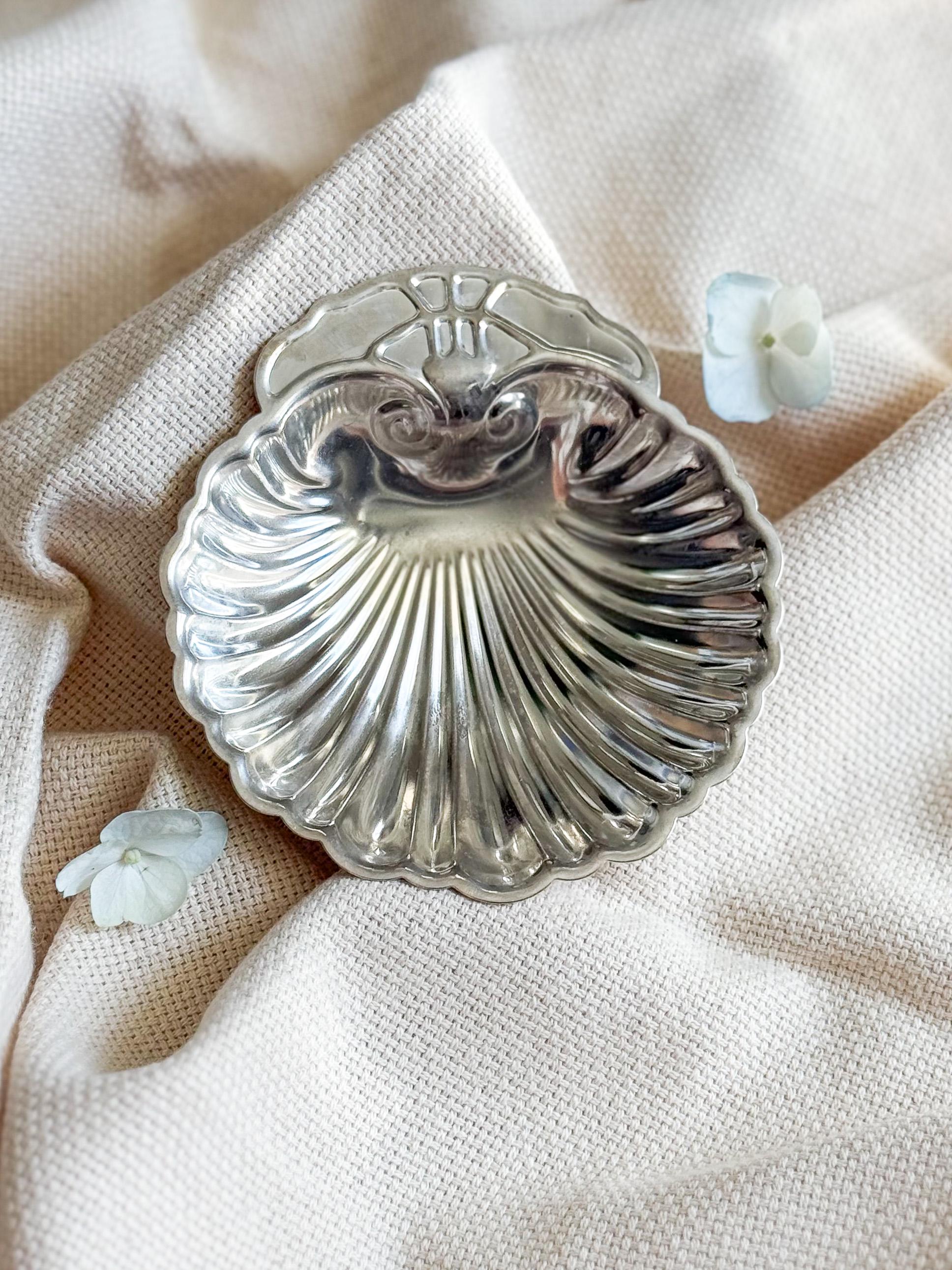 Vintage Metal Clam Shell Dish – Coastal Wabi-sabi Decor - Etsy