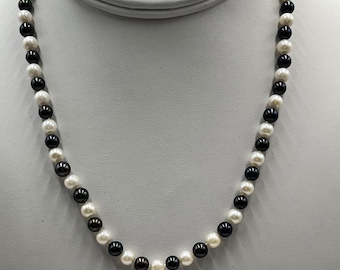 Vintage Hand-Knotted Cultured Vintage White Black 14K Gold Clasp Pearl Necklace
