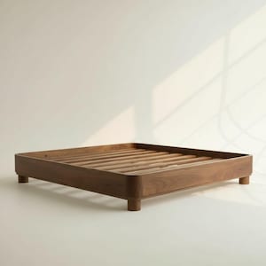 Estructura de cama de plataforma de nogal macizo / Cama minimalista Japandi de perfil bajo
