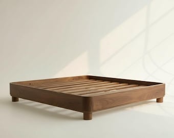 Plattform Bettrahmen Nussbaum massiv | Minimalistisches Japandi Low Profil Bett